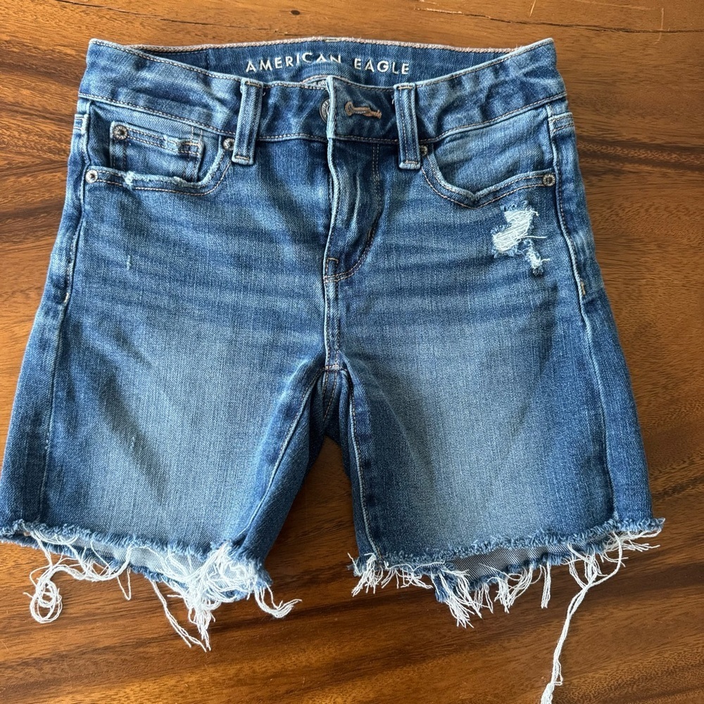American Eagle Distressed Midi Denim Shorts Size 00
